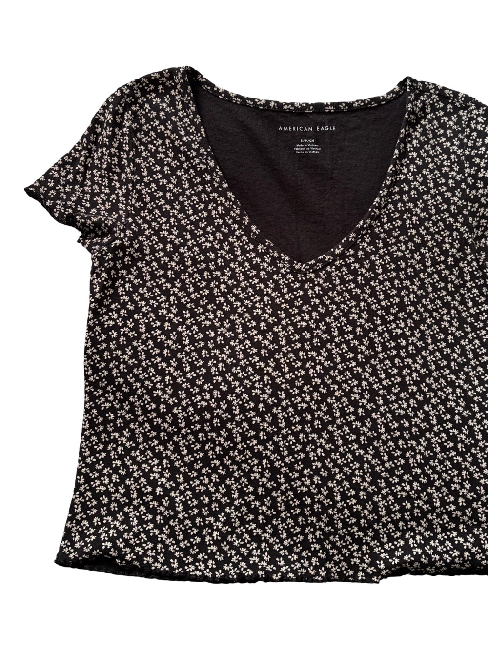American Eagle Outfitters Black Floral V-Neck Short Sleeve Tee